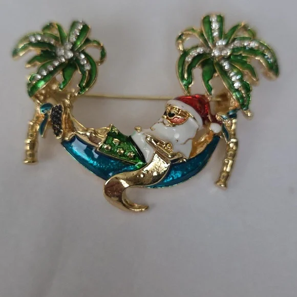 Santa-in-a-Hammock brooch! 🎅🌴Limited Quantity - Picture 2 of 5